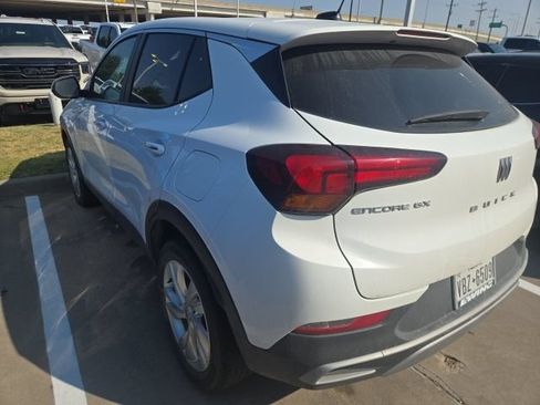Used 2024 Buick Encore GX Preferred FWD image 2