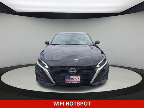 Used 2025 Nissan Altima 2.5 SV FWD image 9