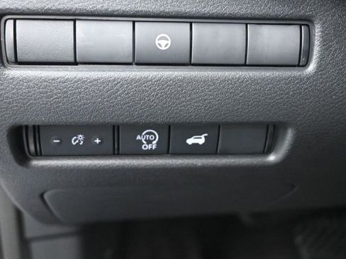 Used 2025 Nissan Rogue SV image 21