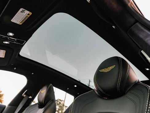 Used 2021 Aston Martin DBX image 21