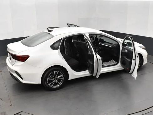 Used 2023 Kia Forte LXS FWD image 6
