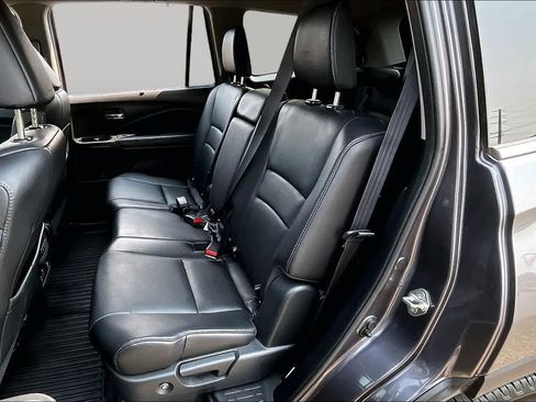 Used 2017 Honda Pilot Touring image 20