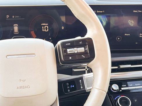 Certified 2025 Hyundai Santa Fe SEL image 21