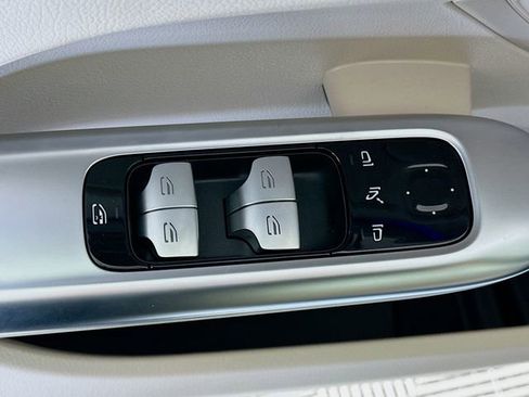 New 2026 Mercedes-Benz C 300 Sedan image 17