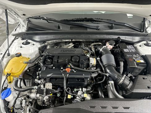 Used 2023 Kia K5 LXS image 31