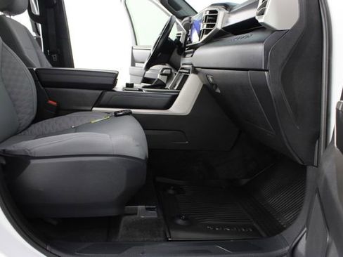 Used 2025 Toyota Tundra SR5 w/ SR5 Convenience Package AWD/4WD image 18