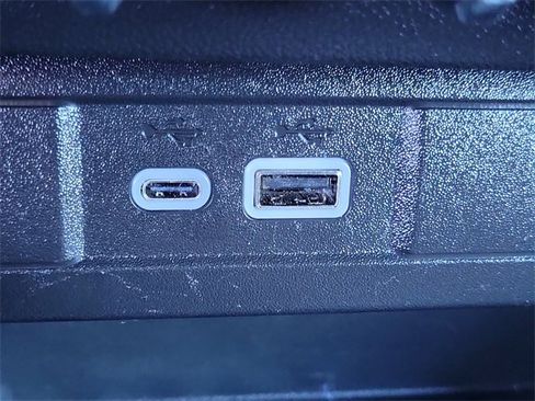 Used 2023 Chevrolet Colorado Z71 w/ Z71 Convenience Package 2 image 15