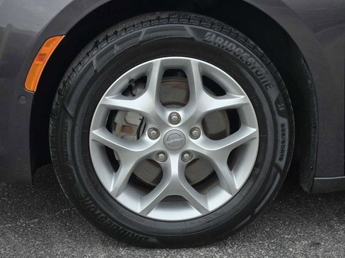 Used 2019 Chrysler Pacifica Touring-L Plus w/ Advanced Safetytec Group image 30