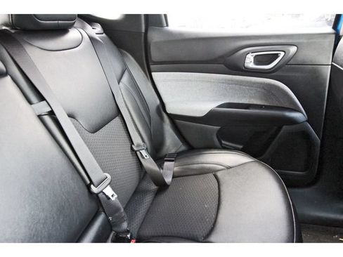 Used 2024 Jeep Compass Latitude AWD/4WD image 10