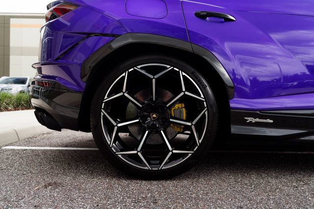 Used 2024 Lamborghini Urus Performante AWD/4WD image 15