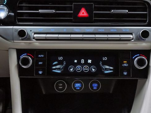 Certified 2026 Genesis G70 2.5T RWD image 17
