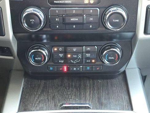 Used 2020 Ford F250 Lariat w/ Lariat Value Package image 36