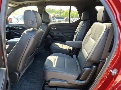 Used 2023 Chevrolet Traverse RS w/ LPO, Floor Liner Package AWD/4WD image 11