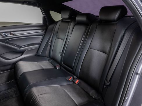 Used 2018 Honda Accord Sport image 18