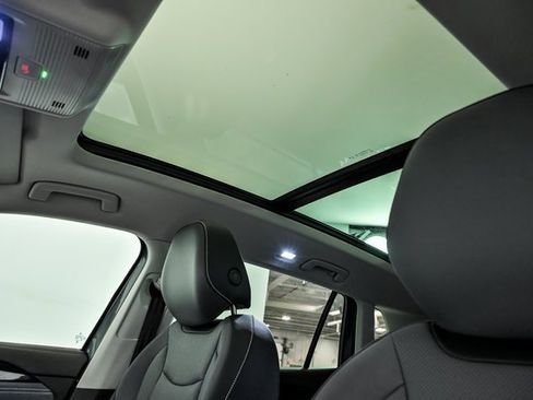 New 2026 Volkswagen Tiguan SE image 8