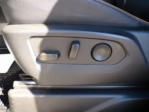 Used 2023 GMC Yukon XL AT4 w/ AT4 Premium Plus Package image 20