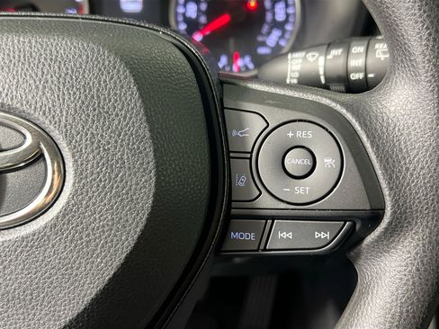 Used 2021 Toyota RAV4 XLE w/ Convenience Package image 19