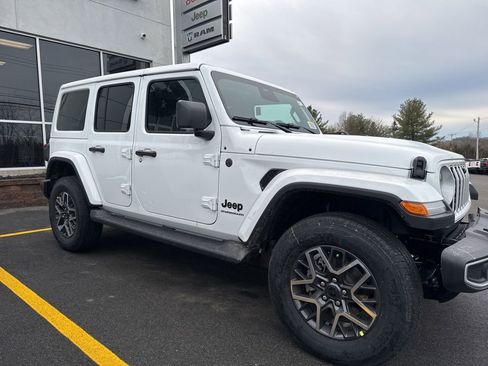 New 2026 Jeep Wrangler Unlimited Sahara AWD/4WD image 2
