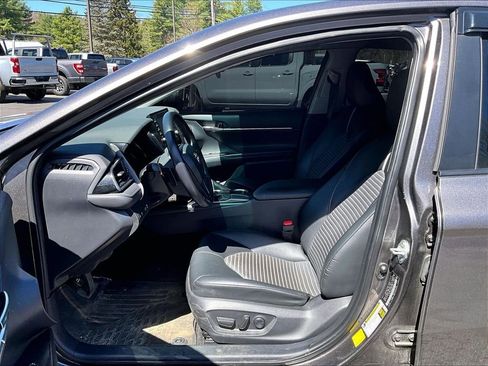 Used 2021 Toyota Camry SE FWD image 7