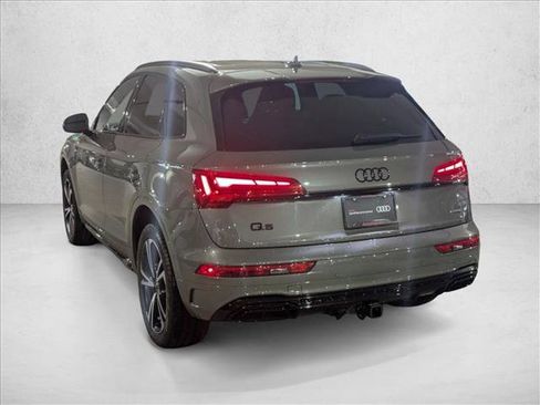 Certified 2025 Audi Q5 2.0T Premium Plus image 8
