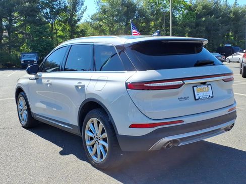 Used 2022 Lincoln Corsair AWD w/ Premium Package image 4