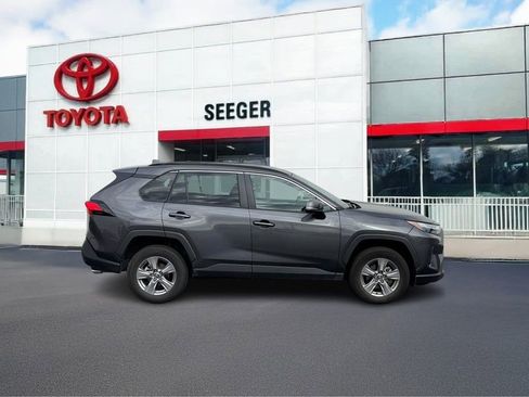 Used 2025 Toyota RAV4 XLE image 2