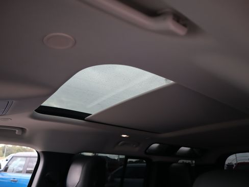 Used 2020 Land Rover Defender 110 HSE image 33