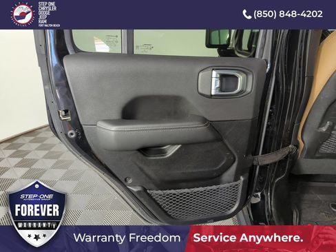 Used 2023 Jeep Wrangler Unlimited Rubicon 4xe w/ Cold Weather Group AWD/4WD image 26