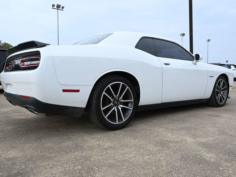 Used 2022 Dodge Challenger R/T w/ Plus Package image 5
