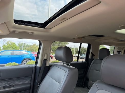Used 2018 Ford Flex Limited w/ Equipment Group 303A AWD/4WD image 10