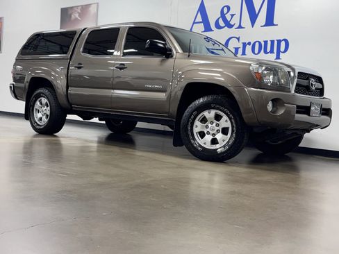 Used 2011 Toyota Tacoma 4x4 Double Cab w/ TRD Off-Road Pkg w/JBL Audio image 3