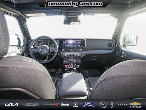 Used 2025 Jeep Wrangler Unlimited Rubicon 4xe w/ Convenience Group image 22