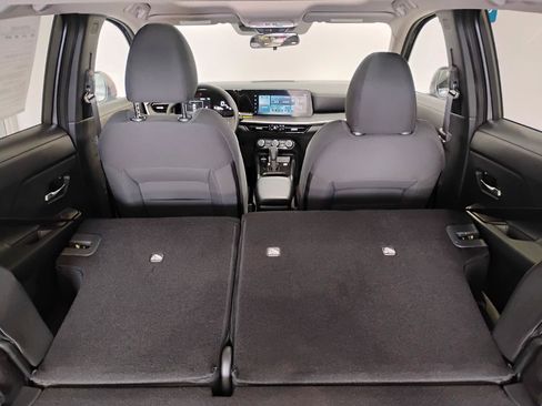 Used 2025 Nissan Kicks SV w/ SV Premium Package FWD image 8
