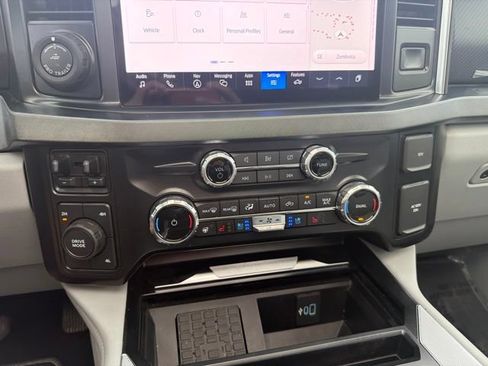 Used 2024 Ford F450 Limited w/ FX4 Off-Road Package AWD/4WD image 31