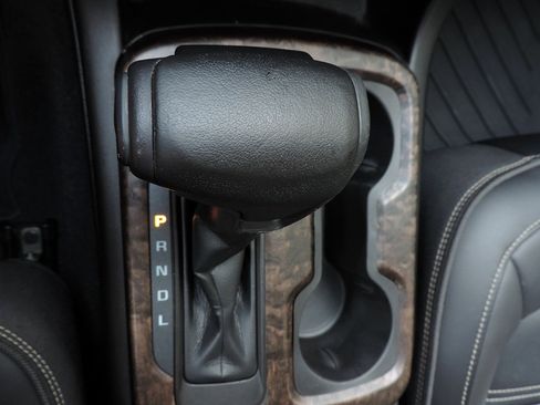 Certified 2021 GMC Canyon Denali RWD image 22