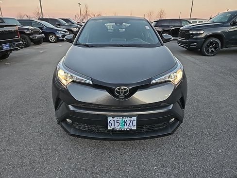 Used 2018 Toyota C-HR XLE image 2