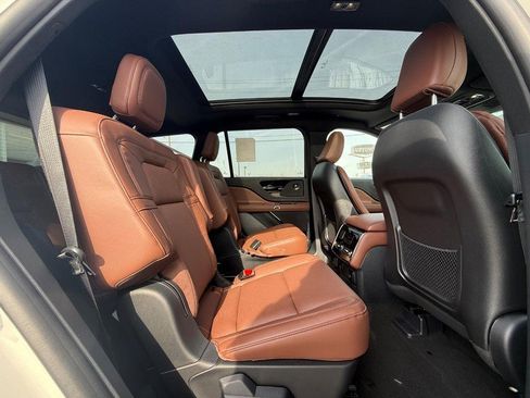 New 2026 Lincoln Aviator Reserve w/ Jet Appearance Package image 6