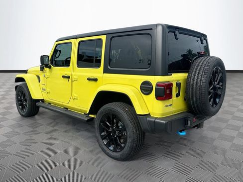 Used 2023 Jeep Wrangler Unlimited Sahara w/ Cold Weather Group AWD/4WD image 8