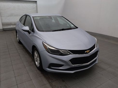 Used 2018 Chevrolet Cruze LT w/ Convenience Package FWD image 13