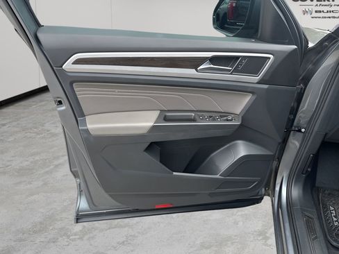 Used 2022 Volkswagen Atlas SE image 25