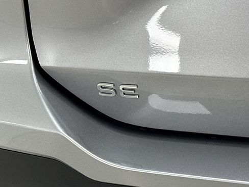 New 2026 Volkswagen Tiguan SE FWD image 25