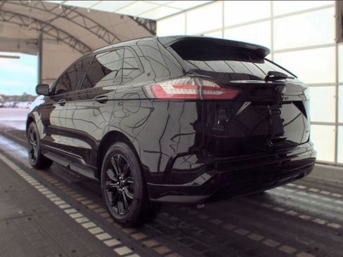 Used 2024 Ford Edge SE w/ Black Appearance Package AWD/4WD image 4