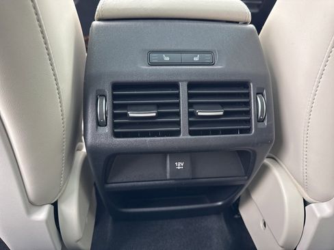 Used 2019 Jaguar E-PACE SE image 50