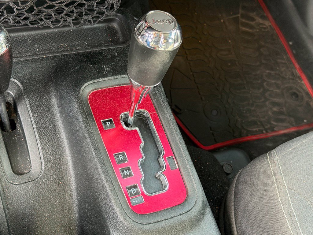 Used 2018 Jeep Wrangler Unlimited Sahara AWD/4WD image 19