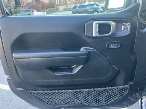 Used 2023 Jeep Gladiator Sport image 11