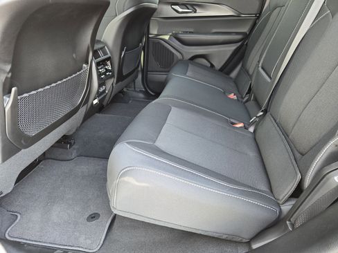 New 2025 Jeep Grand Cherokee Laredo X w/ Luxury Tech Group I image 22