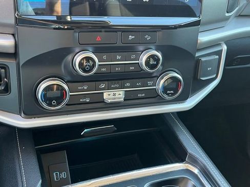 Used 2022 Ford Expedition XLT AWD/4WD image 29