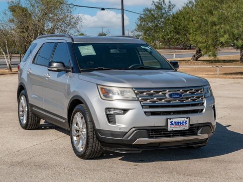 Used 2018 Ford Explorer XLT w/ Equipment Group 202A image 1