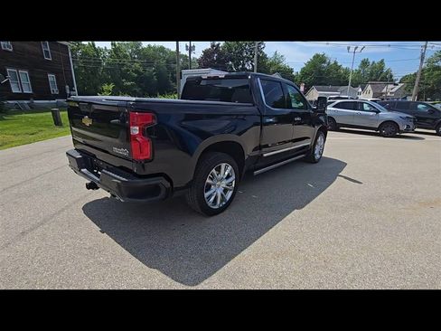 Used 2025 Chevrolet Silverado 1500 High Country w/ High Country Premium Package AWD/4WD image 8