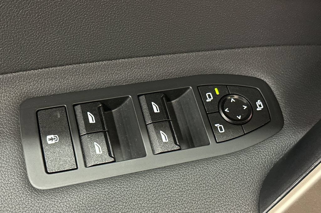 Certified 2024 BMW iX xDrive50 w/ Sport Package AWD/4WD image 12